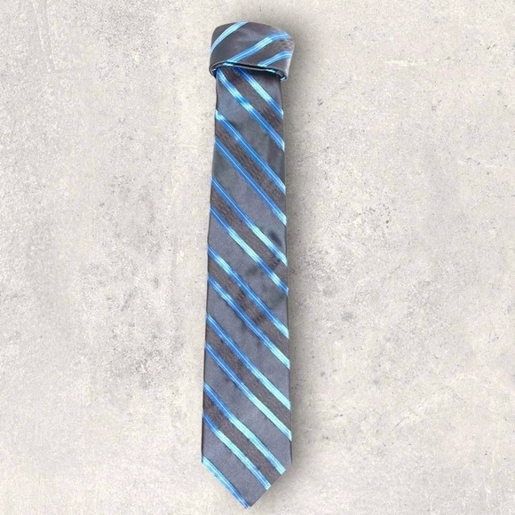 Classic Brooks Brothers Silk Striped Rep Tie Gray and Blue - Picture 2 of 3